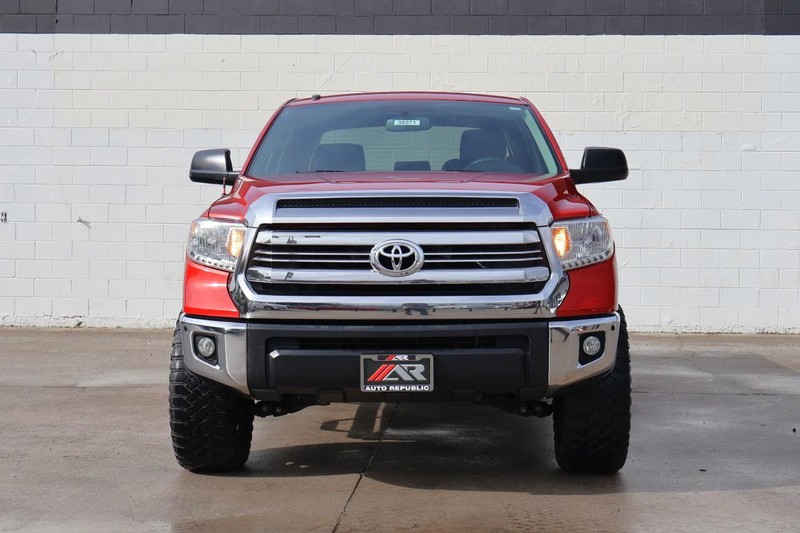Toyota Tundra Vehicle Full-screen Gallery Image 02