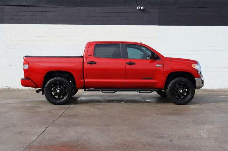 Toyota Tundra Vehicle Full-screen Gallery Image 04