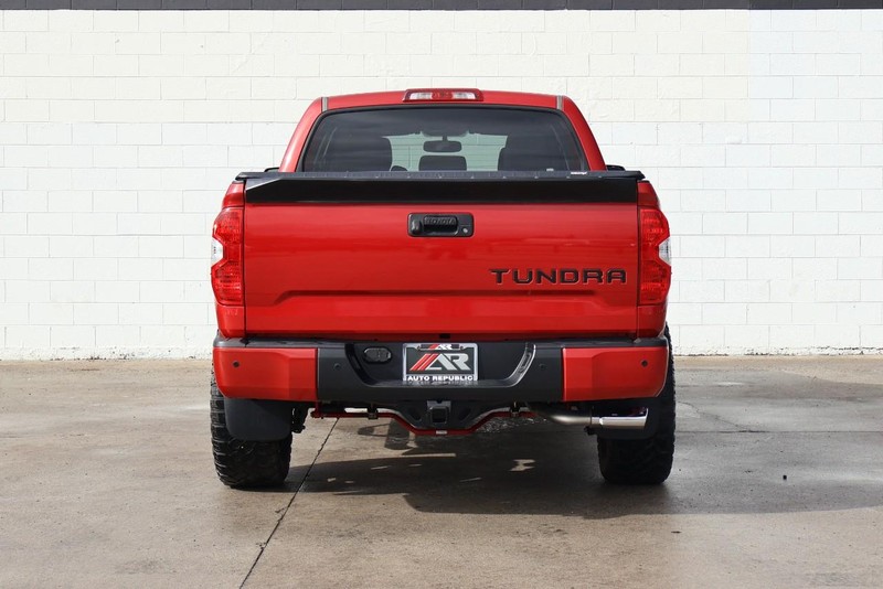 Toyota Tundra Vehicle Full-screen Gallery Image 06