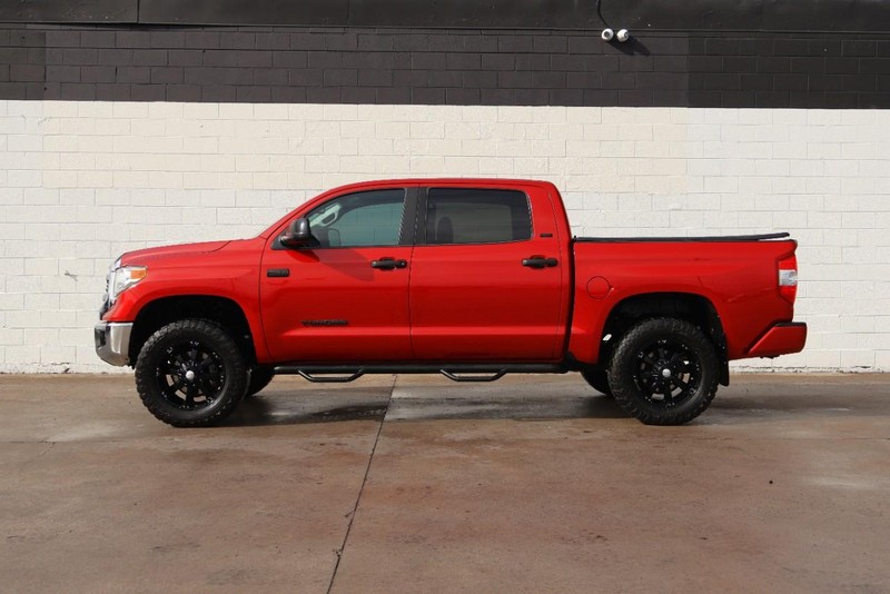Toyota Tundra Vehicle Full-screen Gallery Image 12