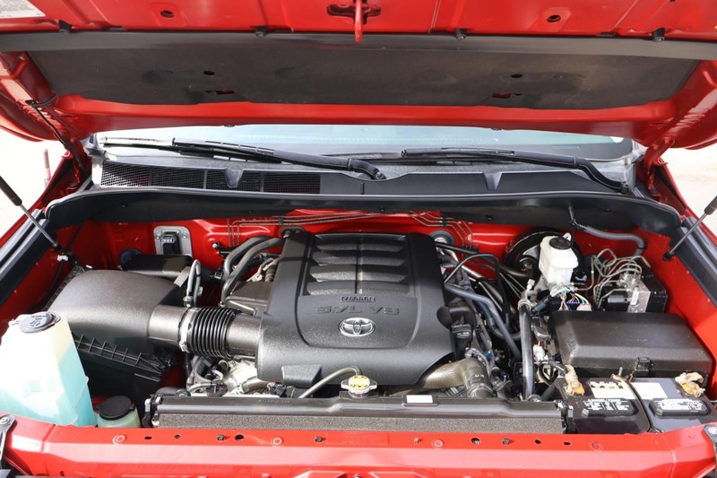 Toyota Tundra Vehicle Full-screen Gallery Image 14