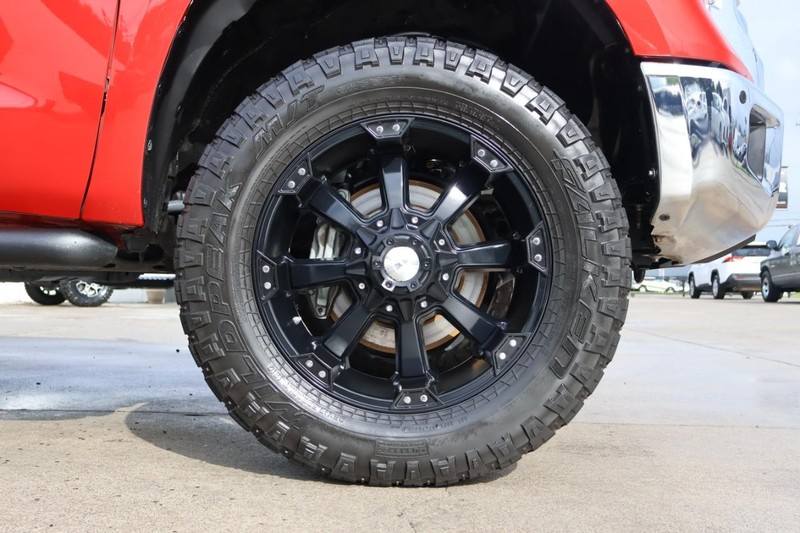 Toyota Tundra Vehicle Full-screen Gallery Image 15