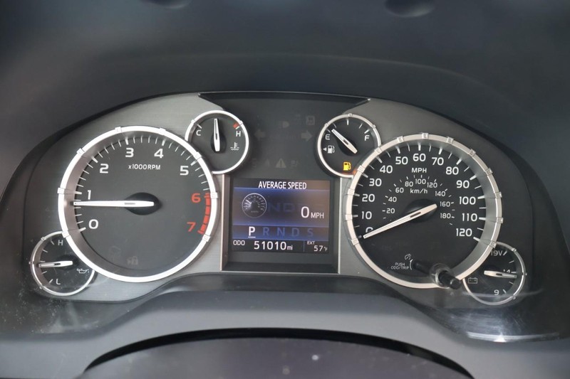 Toyota Tundra Vehicle Full-screen Gallery Image 27