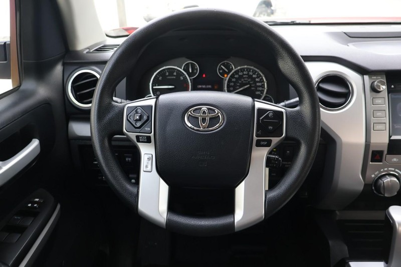 Toyota Tundra Vehicle Full-screen Gallery Image 28