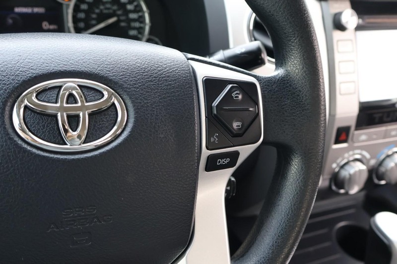 Toyota Tundra Vehicle Full-screen Gallery Image 30