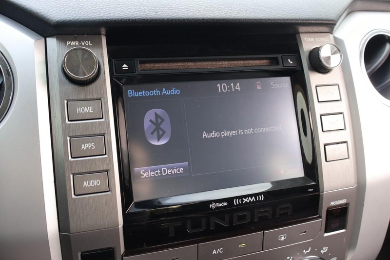 Toyota Tundra Vehicle Full-screen Gallery Image 32