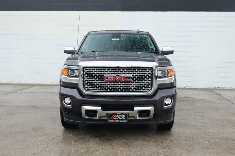 GMC Sierra 2500HD Vehicle Full-screen Gallery Image 02