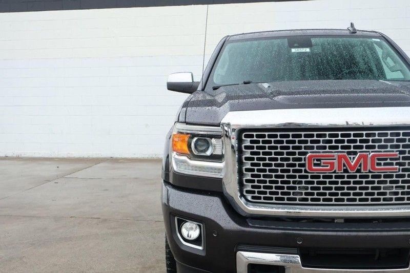 GMC Sierra 2500HD Vehicle Full-screen Gallery Image 03
