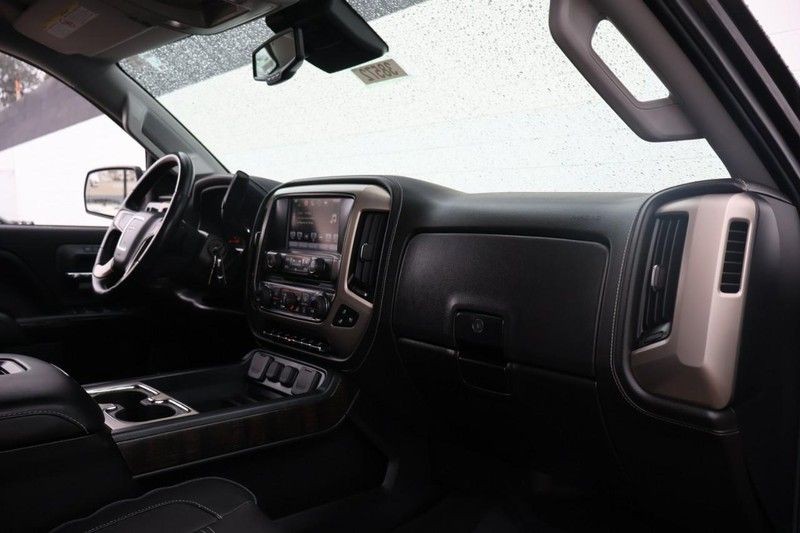 GMC Sierra 2500HD Vehicle Full-screen Gallery Image 19