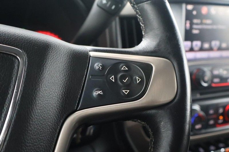 GMC Sierra 2500HD Vehicle Full-screen Gallery Image 26