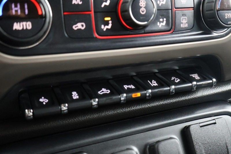 GMC Sierra 2500HD Vehicle Full-screen Gallery Image 31