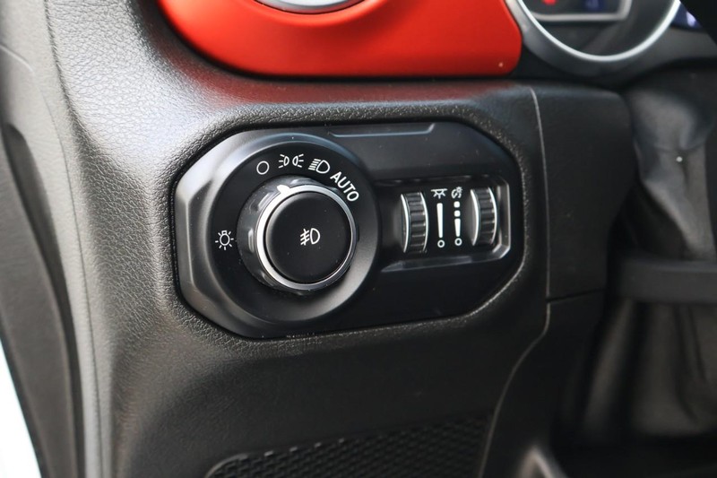 Jeep Wrangler Unlimited Vehicle Full-screen Gallery Image 18