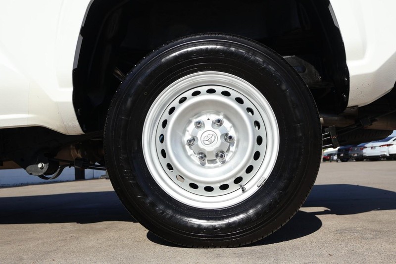 Toyota Tacoma 2WD Vehicle Full-screen Gallery Image 14