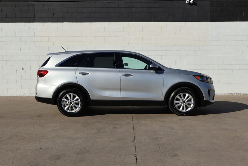 Kia Sorento Vehicle Full-screen Gallery Image 04