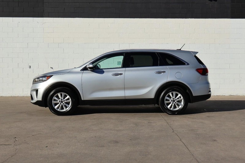 Kia Sorento Vehicle Full-screen Gallery Image 11