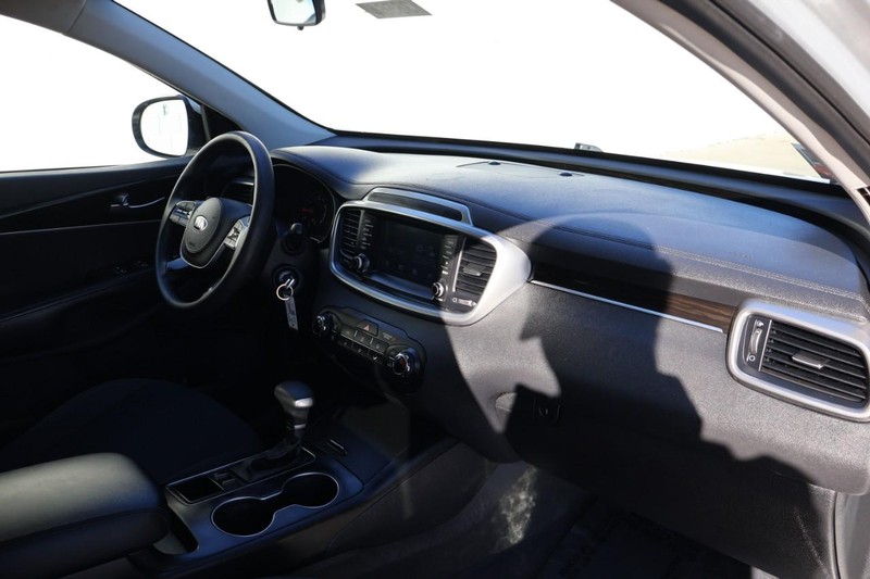Kia Sorento Vehicle Full-screen Gallery Image 20