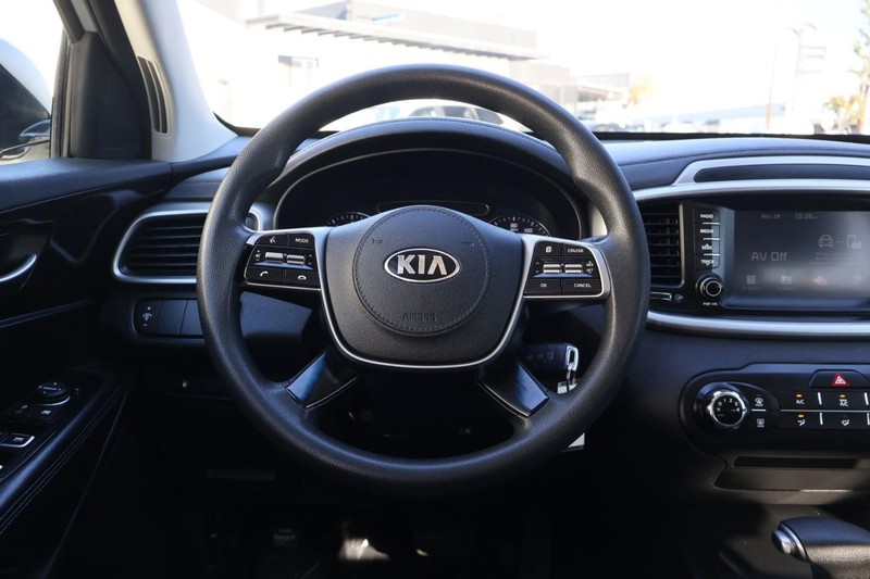 Kia Sorento Vehicle Full-screen Gallery Image 27