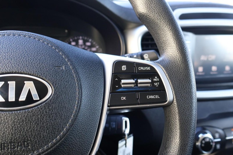 Kia Sorento Vehicle Full-screen Gallery Image 29