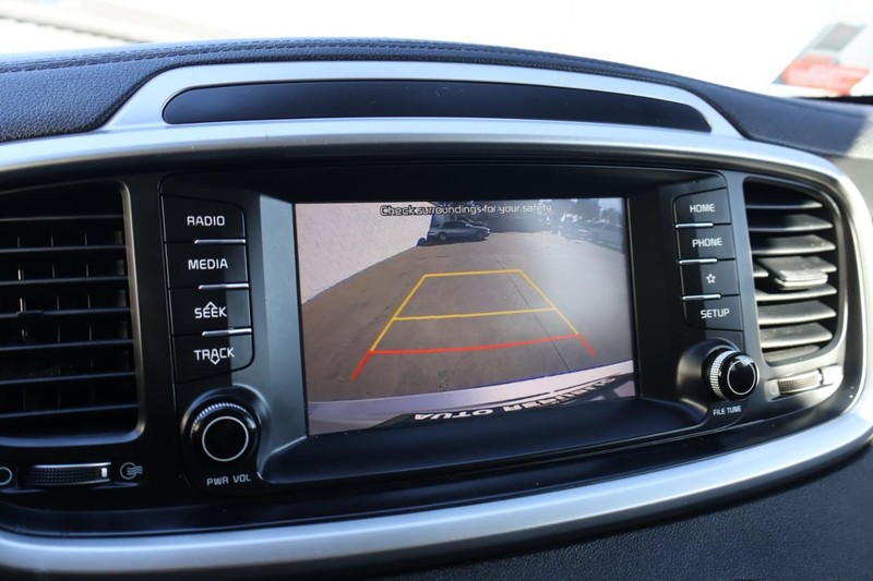 Kia Sorento Vehicle Full-screen Gallery Image 32