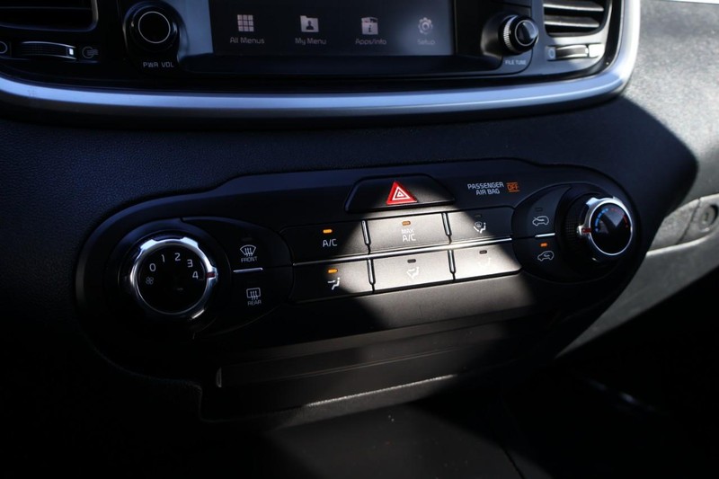 Kia Sorento Vehicle Full-screen Gallery Image 33