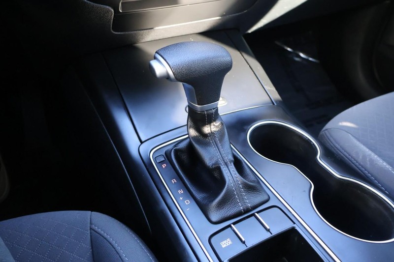 Kia Sorento Vehicle Full-screen Gallery Image 34