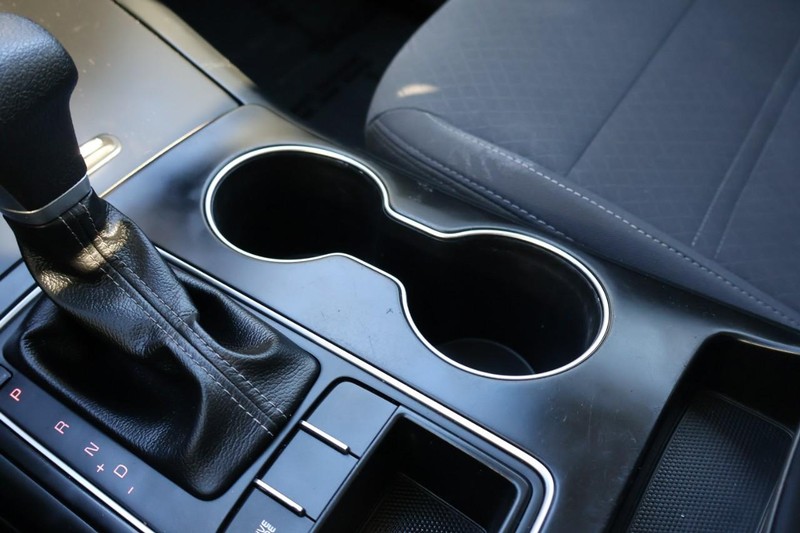 Kia Sorento Vehicle Full-screen Gallery Image 35