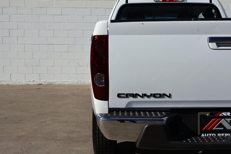 GMC Canyon Vehicle Full-screen Gallery Image 07