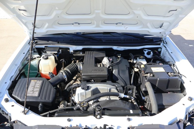 GMC Canyon Vehicle Full-screen Gallery Image 13