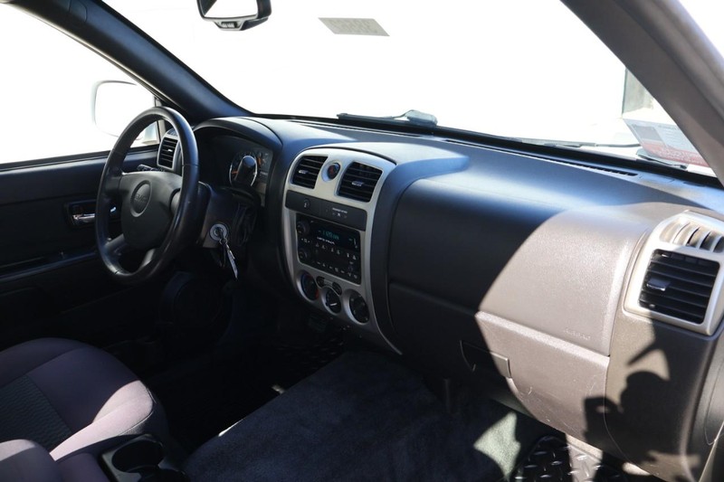 GMC Canyon Vehicle Full-screen Gallery Image 21