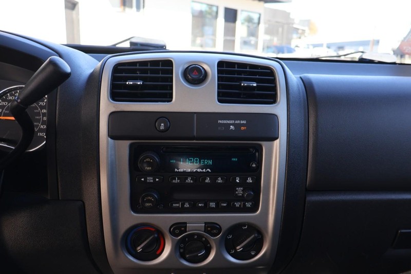 GMC Canyon Vehicle Full-screen Gallery Image 27