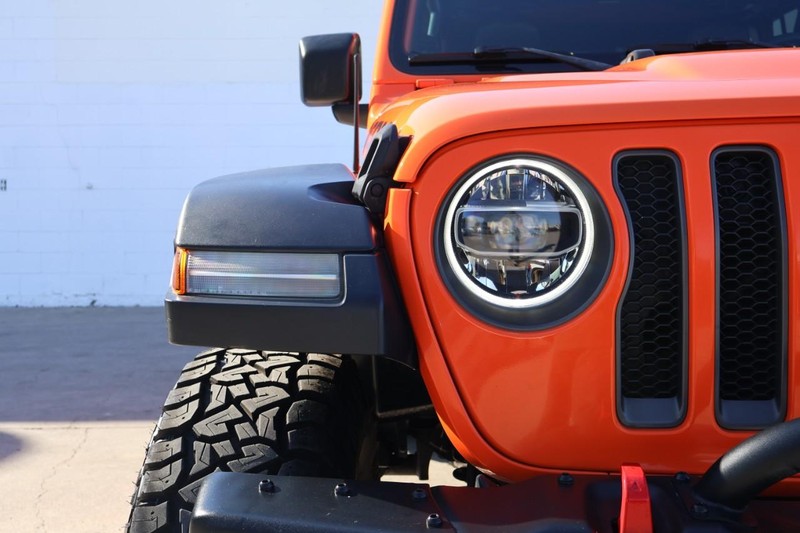 Jeep Wrangler Unlimited Vehicle Full-screen Gallery Image 03