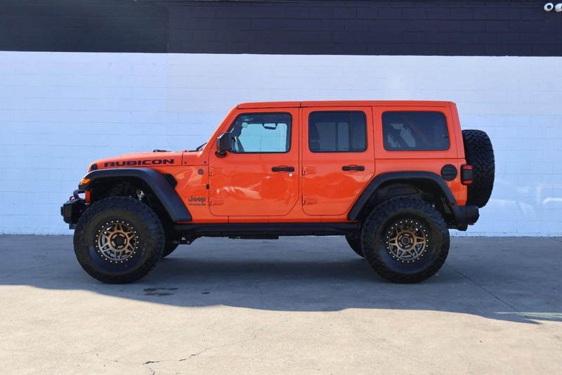 Jeep Wrangler Unlimited Vehicle Full-screen Gallery Image 12