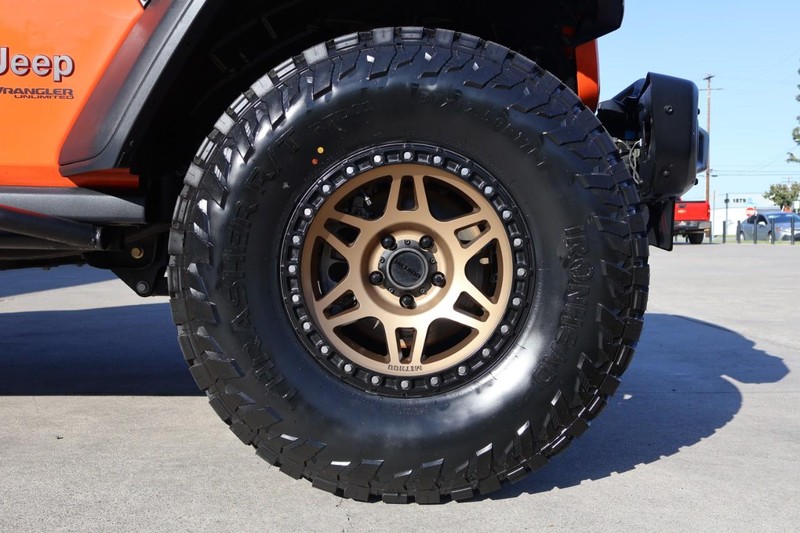 Jeep Wrangler Unlimited Vehicle Full-screen Gallery Image 16