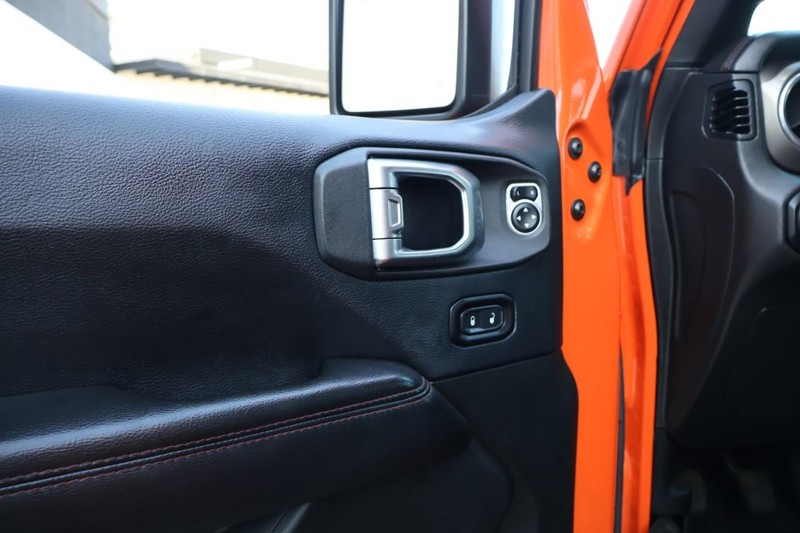 Jeep Wrangler Unlimited Vehicle Full-screen Gallery Image 18