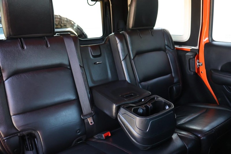 Jeep Wrangler Unlimited Vehicle Full-screen Gallery Image 27