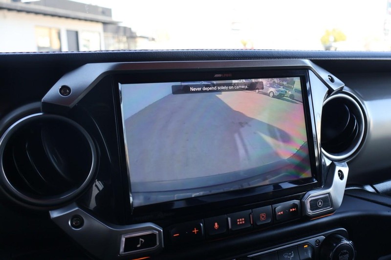 Jeep Wrangler Unlimited Vehicle Full-screen Gallery Image 37