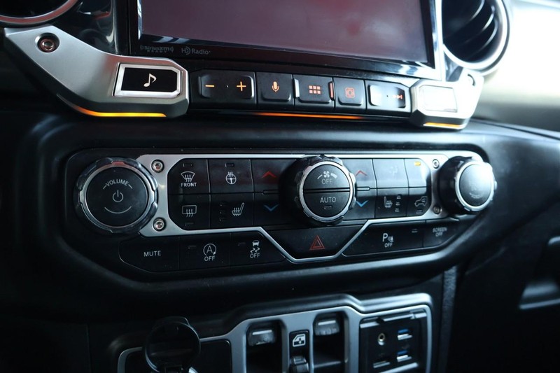 Jeep Wrangler Unlimited Vehicle Full-screen Gallery Image 38