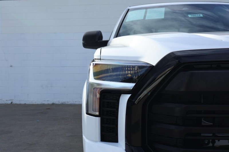 Toyota Tundra Vehicle Full-screen Gallery Image 04