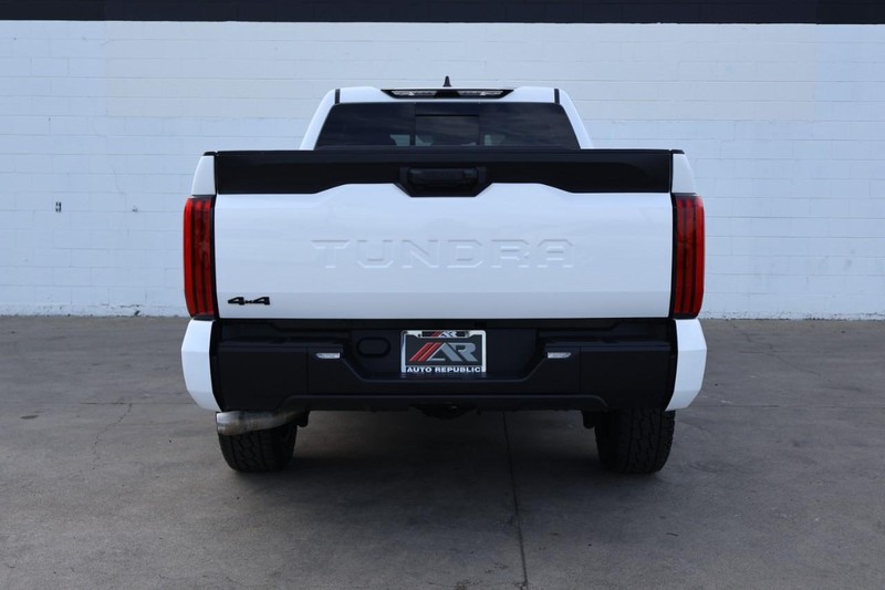 Toyota Tundra Vehicle Full-screen Gallery Image 06