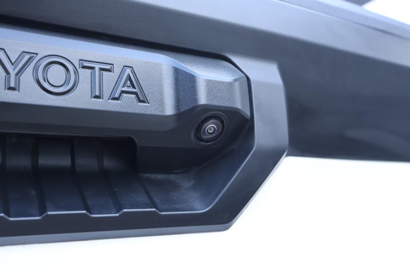 Toyota Tundra Vehicle Full-screen Gallery Image 08