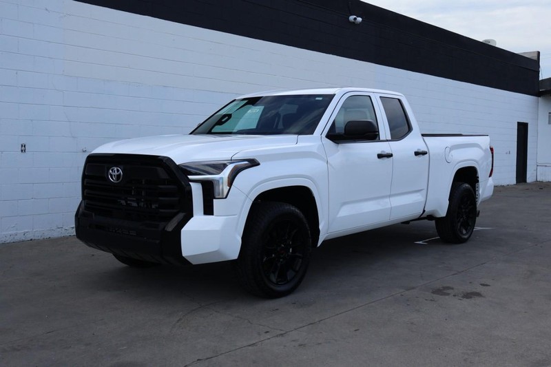 Toyota Tundra Vehicle Full-screen Gallery Image 13