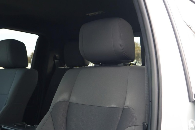 Toyota Tundra Vehicle Full-screen Gallery Image 21