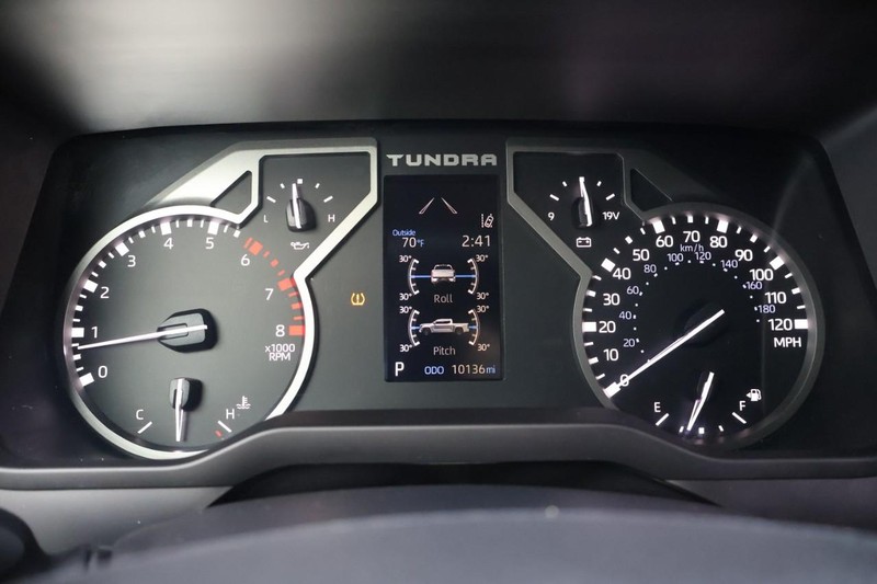 Toyota Tundra Vehicle Full-screen Gallery Image 26