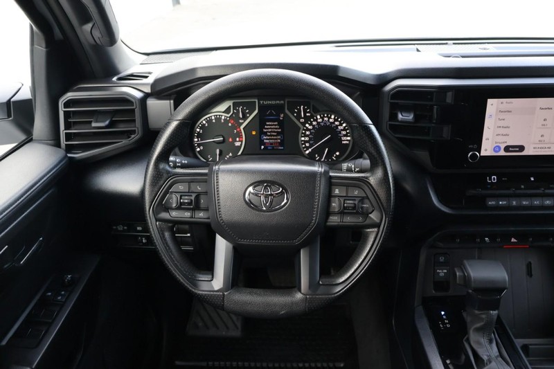 Toyota Tundra Vehicle Full-screen Gallery Image 27