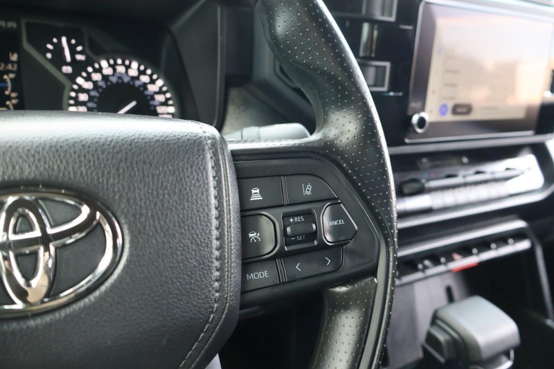 Toyota Tundra Vehicle Full-screen Gallery Image 29