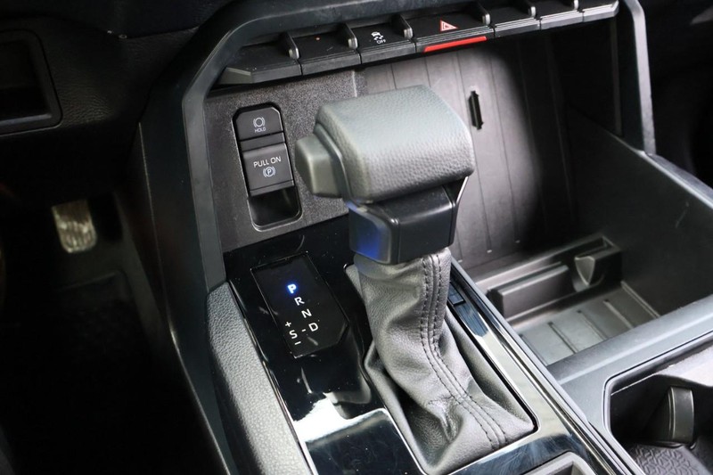 Toyota Tundra Vehicle Full-screen Gallery Image 35