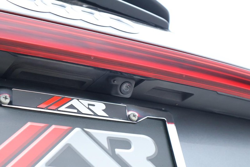 Audi e-tron Vehicle Full-screen Gallery Image 08