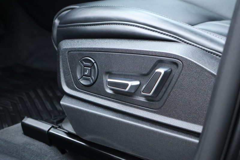 Audi e-tron Vehicle Full-screen Gallery Image 20