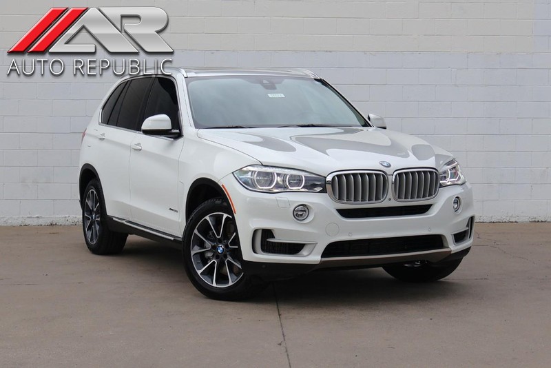 BMW X5 Vehicle Full-screen Gallery Image 01
