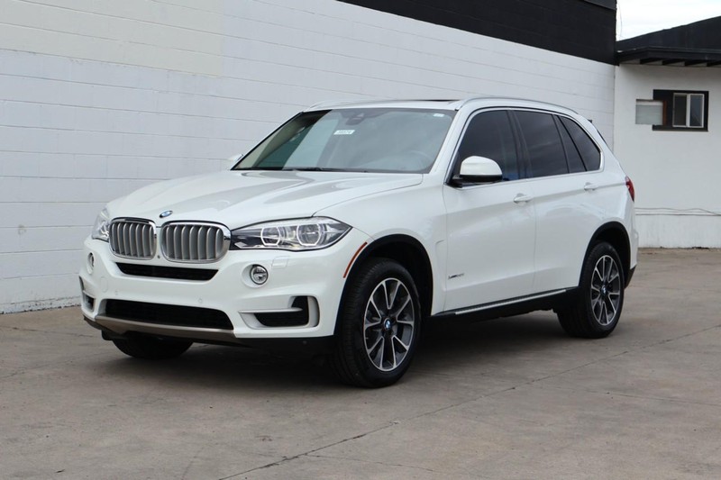 BMW X5 Vehicle Full-screen Gallery Image 14